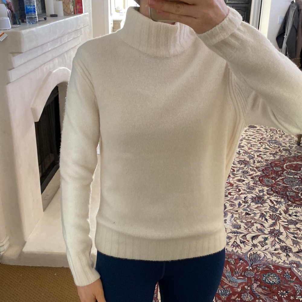Beautiful brand new JCrew knit in its classic super soft yarn
